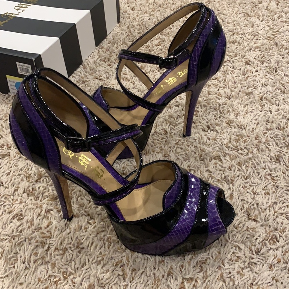 LAMB Pumps - Picture 10 of 11